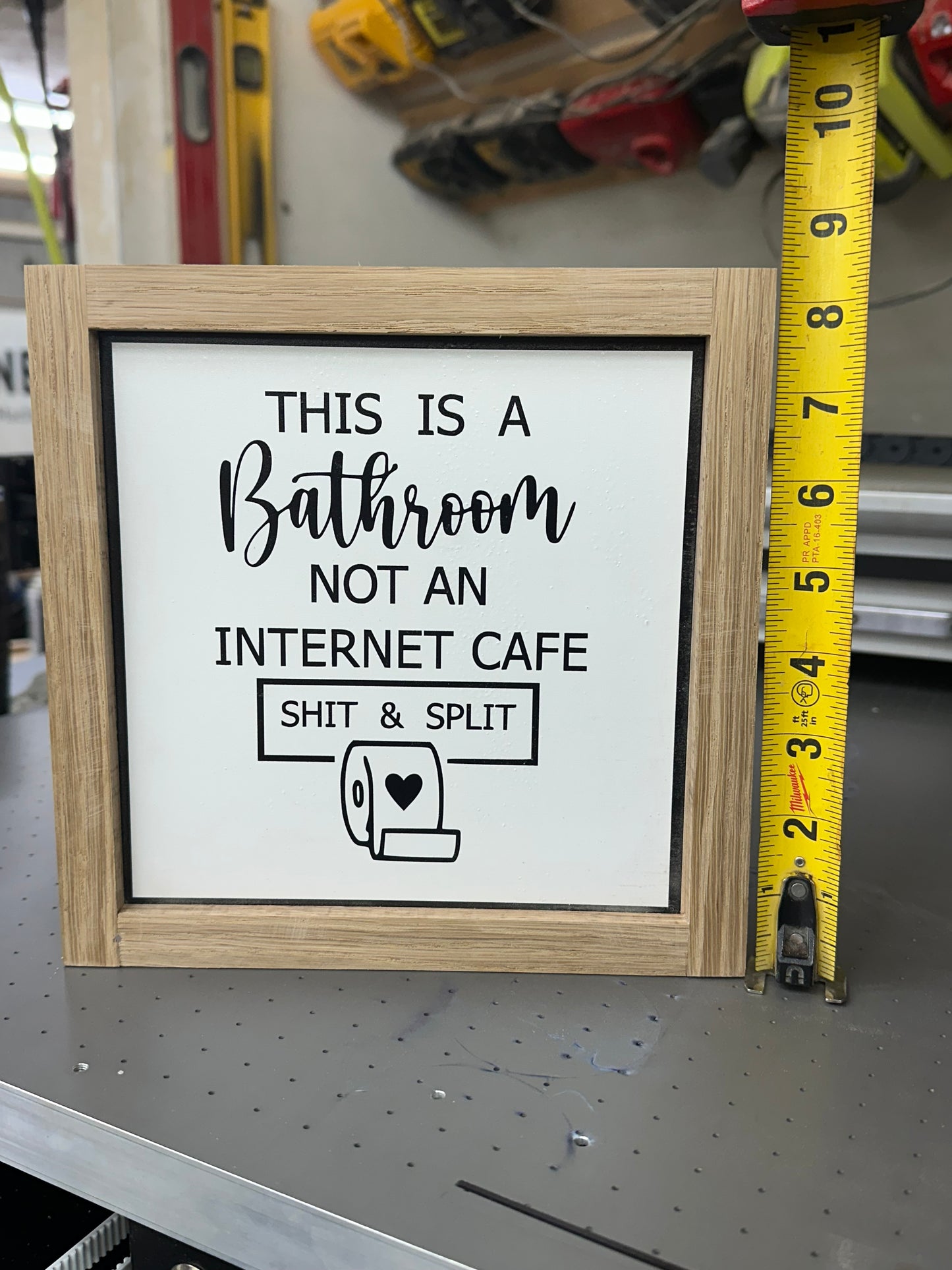 Funny bathroom sign & decor